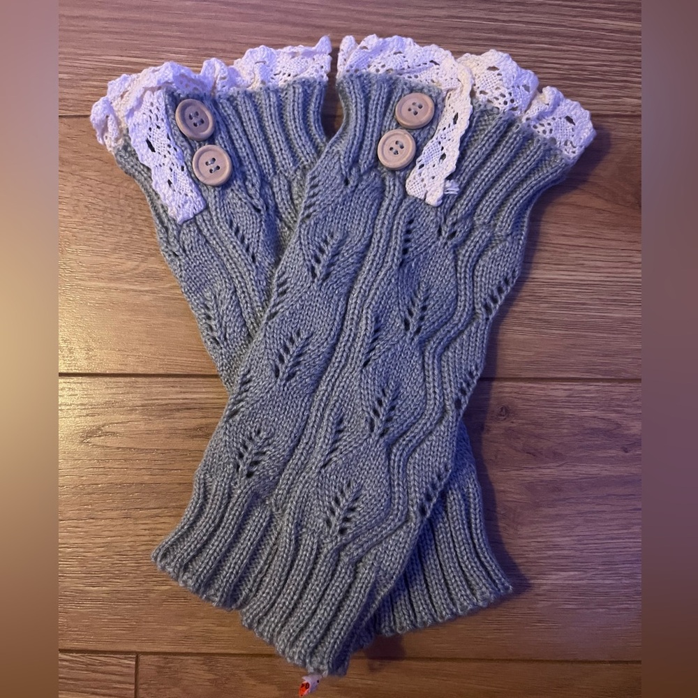 Grey Fingerless Gloves 🩶